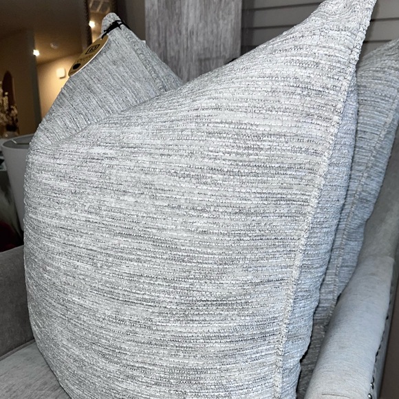 1-NWT CALLISTO HOME DECORATIVE PILLOW ( Please read description for details) - Picture 4 of 16